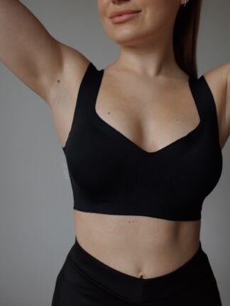 Безшовний бюст (1521)