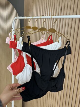 Гладенький комплект зі стрінгами (1639)