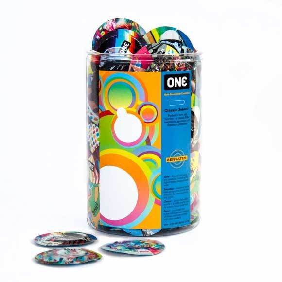 Набір презервативів ONE Classic Select Artist Collection, 100 шт, зі змазкою, паковання-тубус - купити в LEVITY Набір презервативів ONE Classic Select Artist Collection, 100 шт, зі змазкою, паковання-тубус